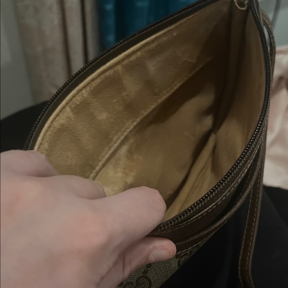 Gucci Brown and Tan GG Monogram Crossbody Bag **Accessory Collection RARE** - Picture 12 of 12